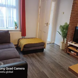 Salisbury House-huku Kwetu Spacious 4 Bedroom House- Sleeps 6 - Luton Town Centre Luton (Bedfordshire)